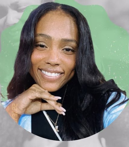 Eboni P., owner